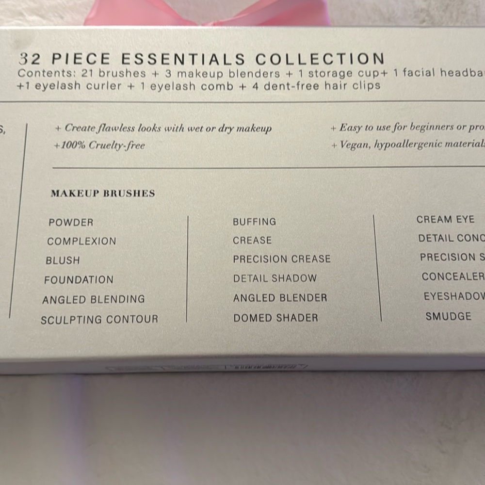 2024 Glitz & Glam Christmas holiday 31 piece essential brush collection 🎀💎 - Picture 15 of 16